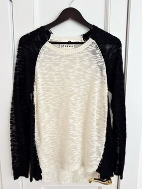 Kensie Two-Tone Black and Cream Lightweight Knit Sweater